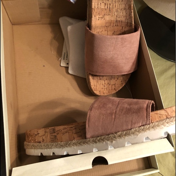 Rose color sandals - Picture 1 of 3